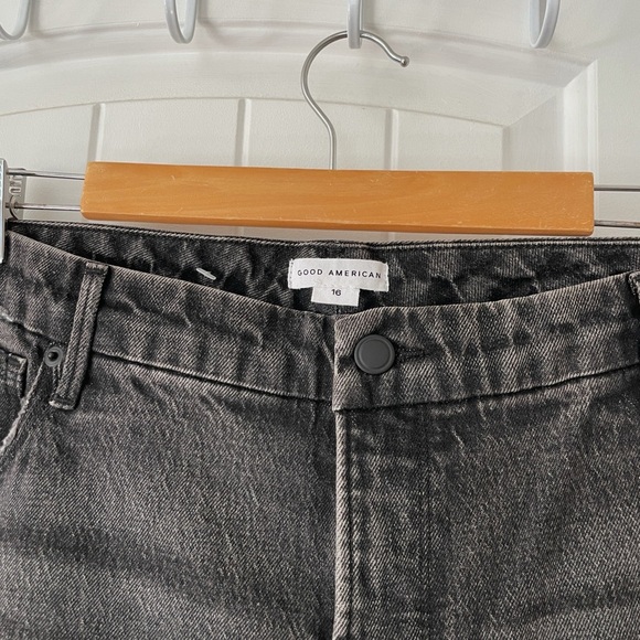 Good American Black Distressed Women's Jeans Flared Hem High Rise size 16 NWOT - Picture 3 of 8